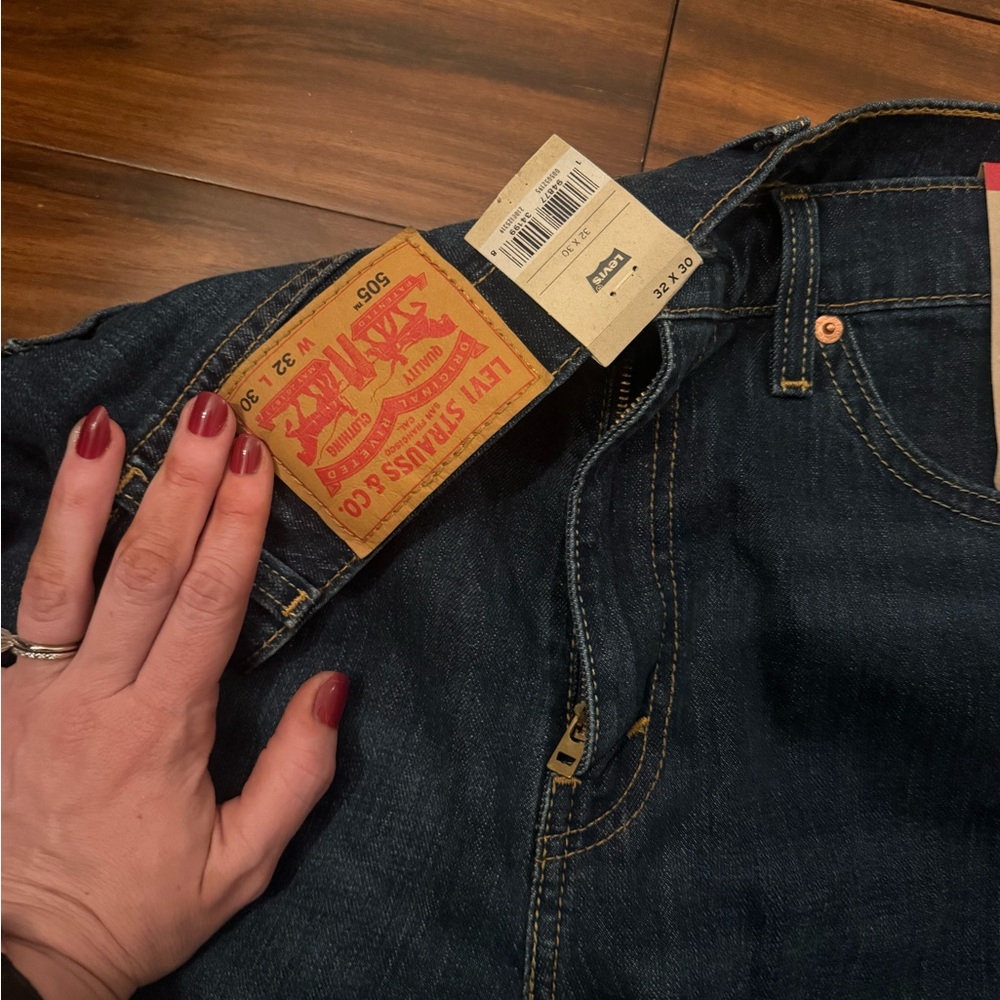 Levi's Men's Classic Indigo Straight Jeans - Picture 4 of 5